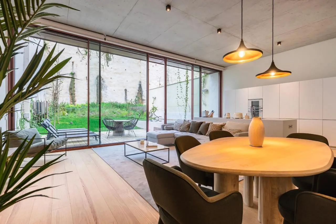 Hidden Pearl W/ Patio & Pool By Lovelystay Lisbon Apartment