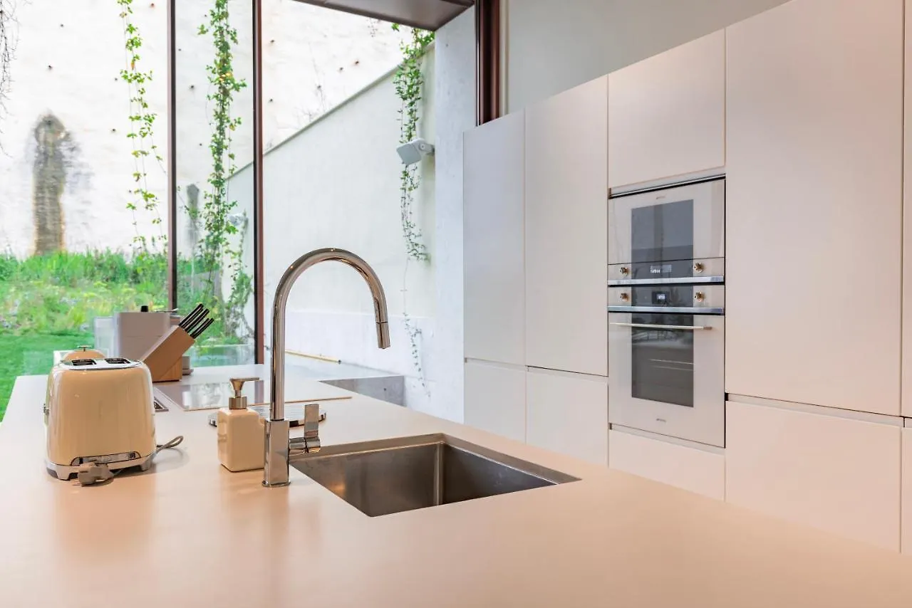 Apartment Hidden Pearl W/ Patio & Pool By Lovelystay Lisbon Portugal
