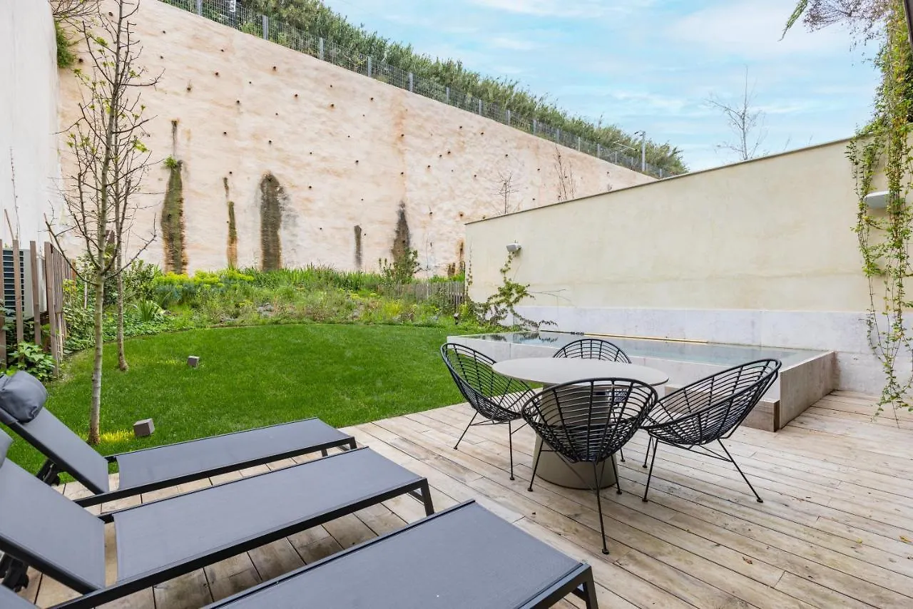 Hidden Pearl W/ Patio & Pool By Lovelystay Lisbon Portugal