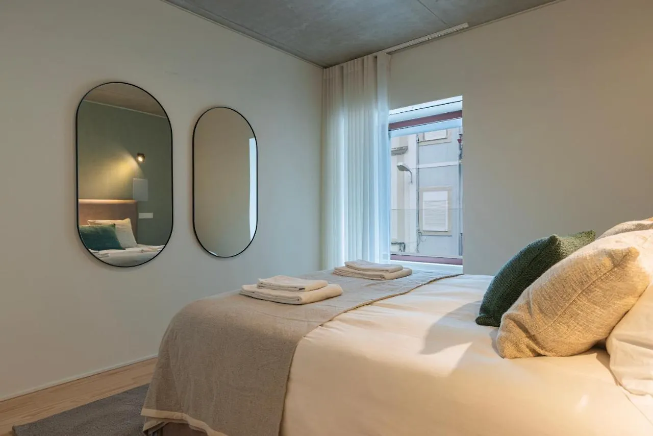 Apartment Hidden Pearl W/ Patio & Pool By Lovelystay Lisbon