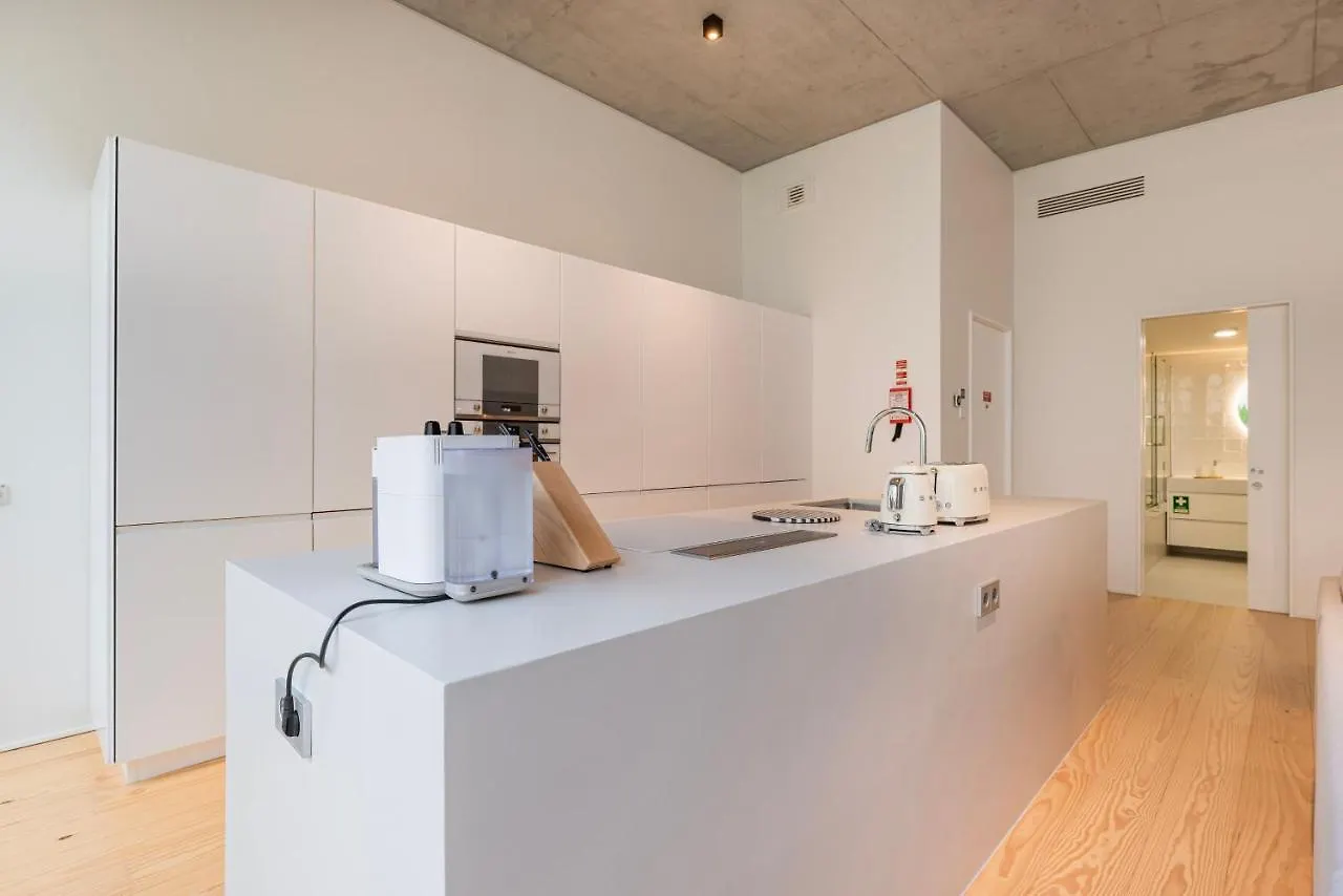 Hidden Pearl W/ Patio & Pool By Lovelystay Lisbon Apartment