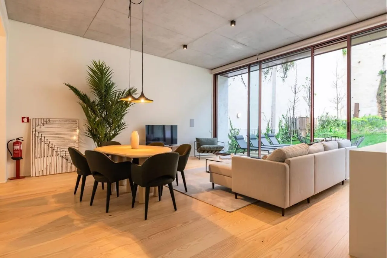Hidden Pearl W/ Patio & Pool By Lovelystay Lisbon Portugal