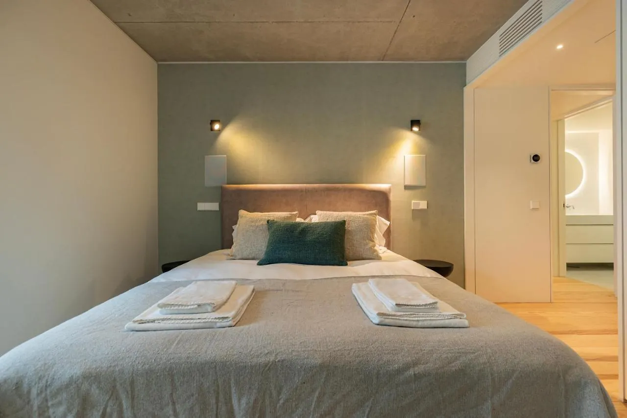 Apartment Hidden Pearl W/ Patio & Pool By Lovelystay Lisbon